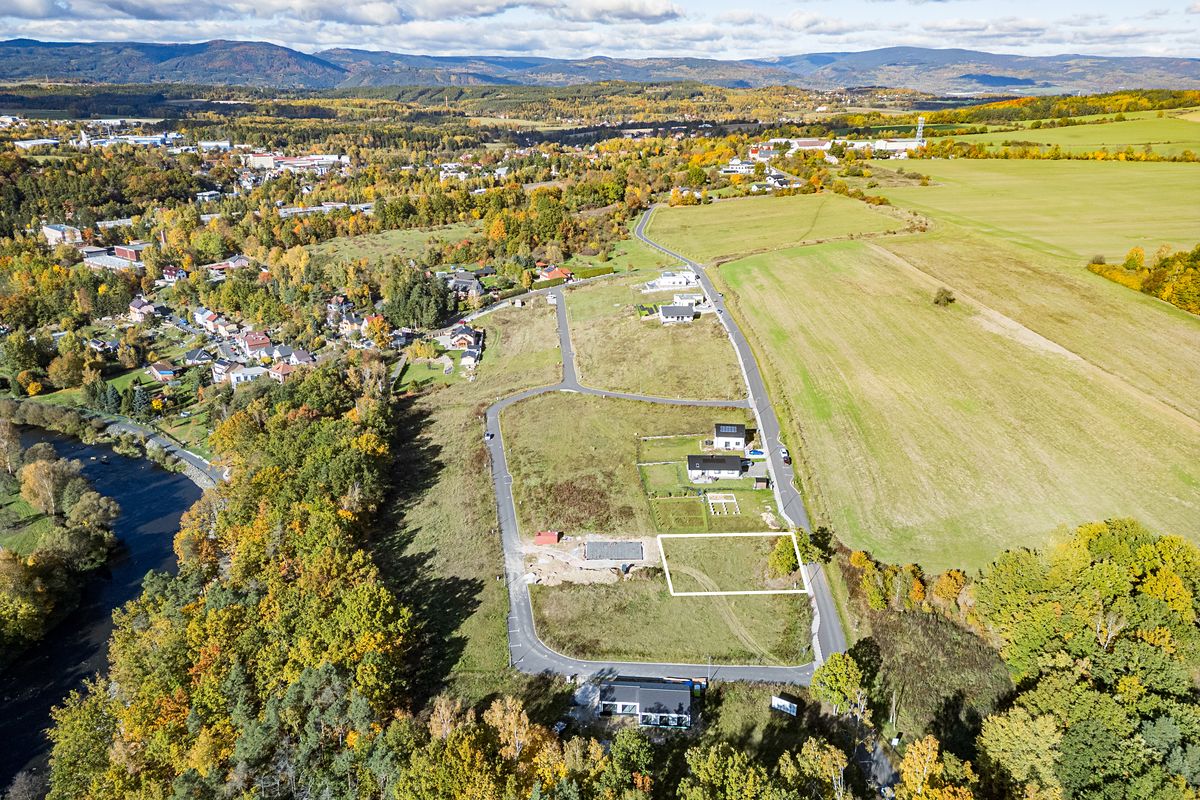 Prodej stavebního pozemku 843 m² – fotografie 3