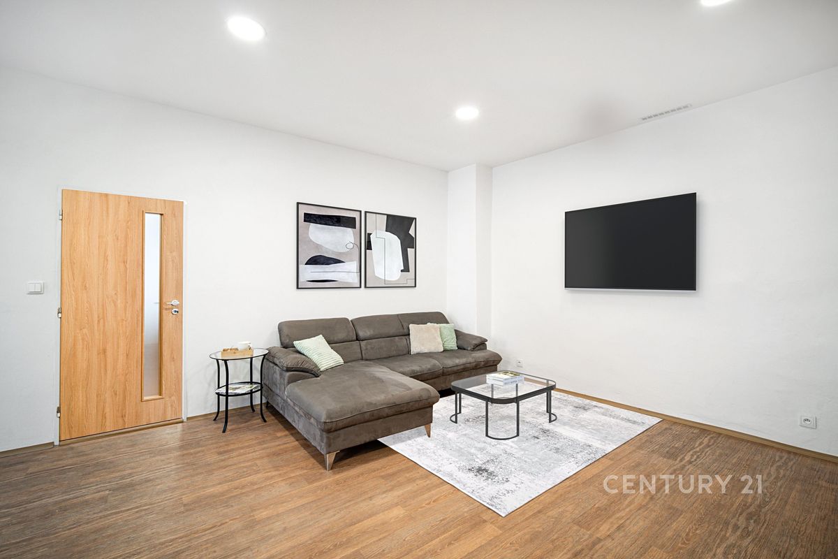 Pronájem bytu 2+kk 70 m² – fotografie 4