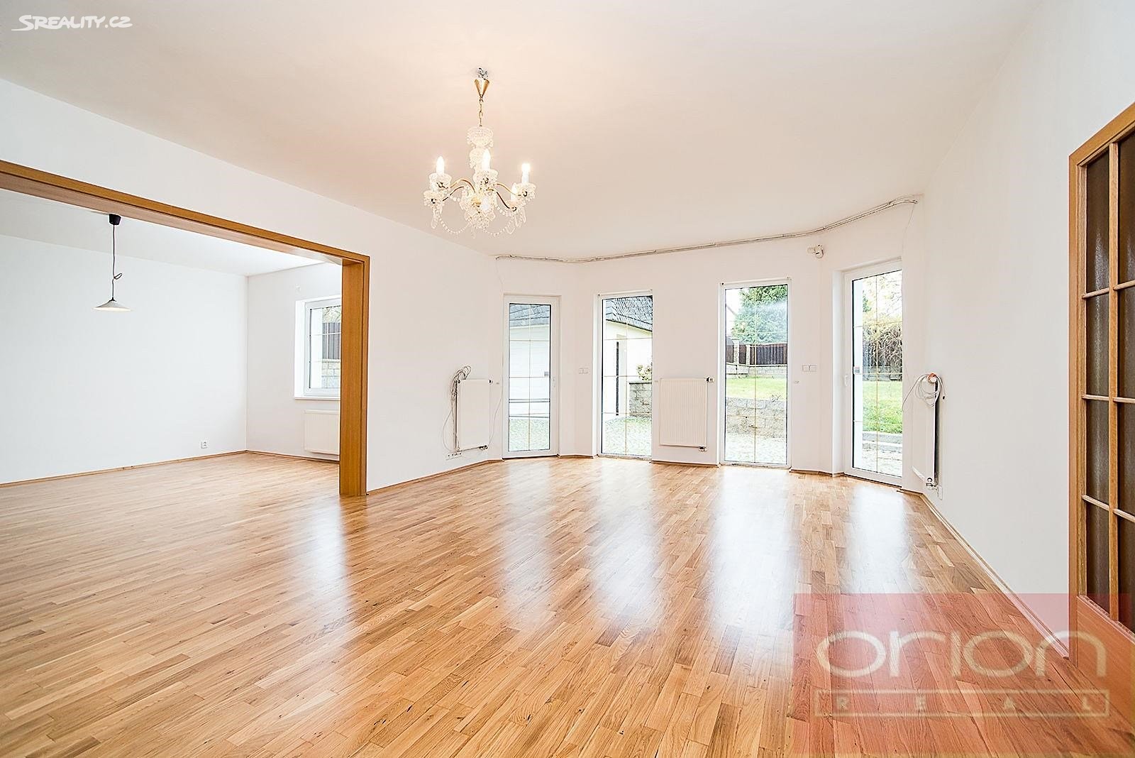 Pronájem  rodinného domu 400 m², pozemek 950 m², Praha