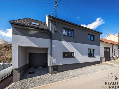 Prodej  rodinného domu 180 m², pozemek 393 m²