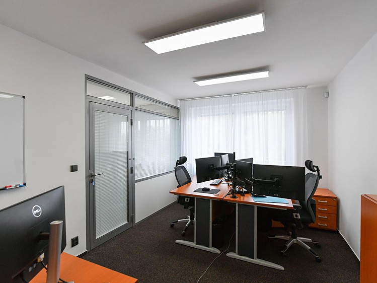 Комерційне приміщення в оренду, 700 м² (19 з 23)