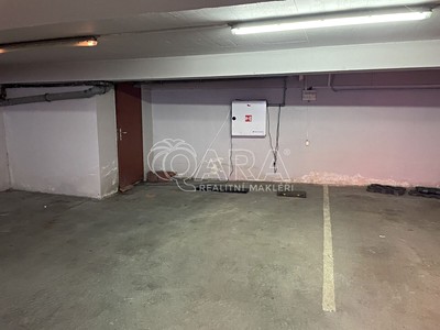 Pronájem garáže 12 m² — photo 2