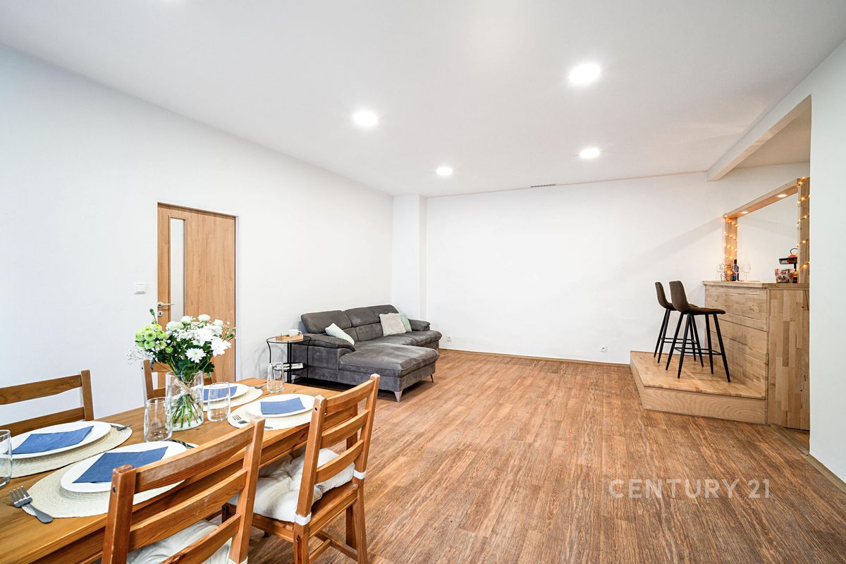 Pronájem bytu 2+kk 70 m² – fotografie 3