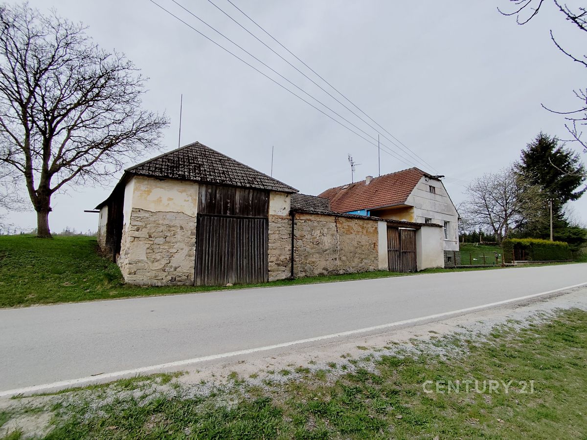 Prodej rodinného domu 104 m², pozemek 666 m² – fotografie 3