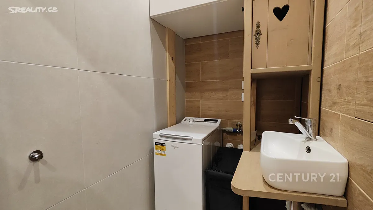 Pronájem bytu 2+1 62 m² – pohled 6