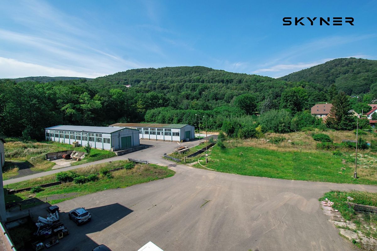 Prodej výrobní haly, prostoru 1500 m²