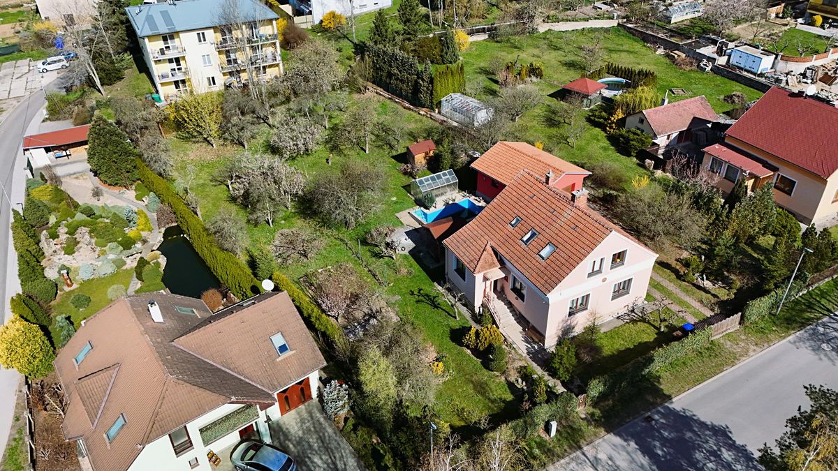Prodej vícegeneračního domu 170 m², pozemek 1958 m², Zastávka – fotka 1 z 3