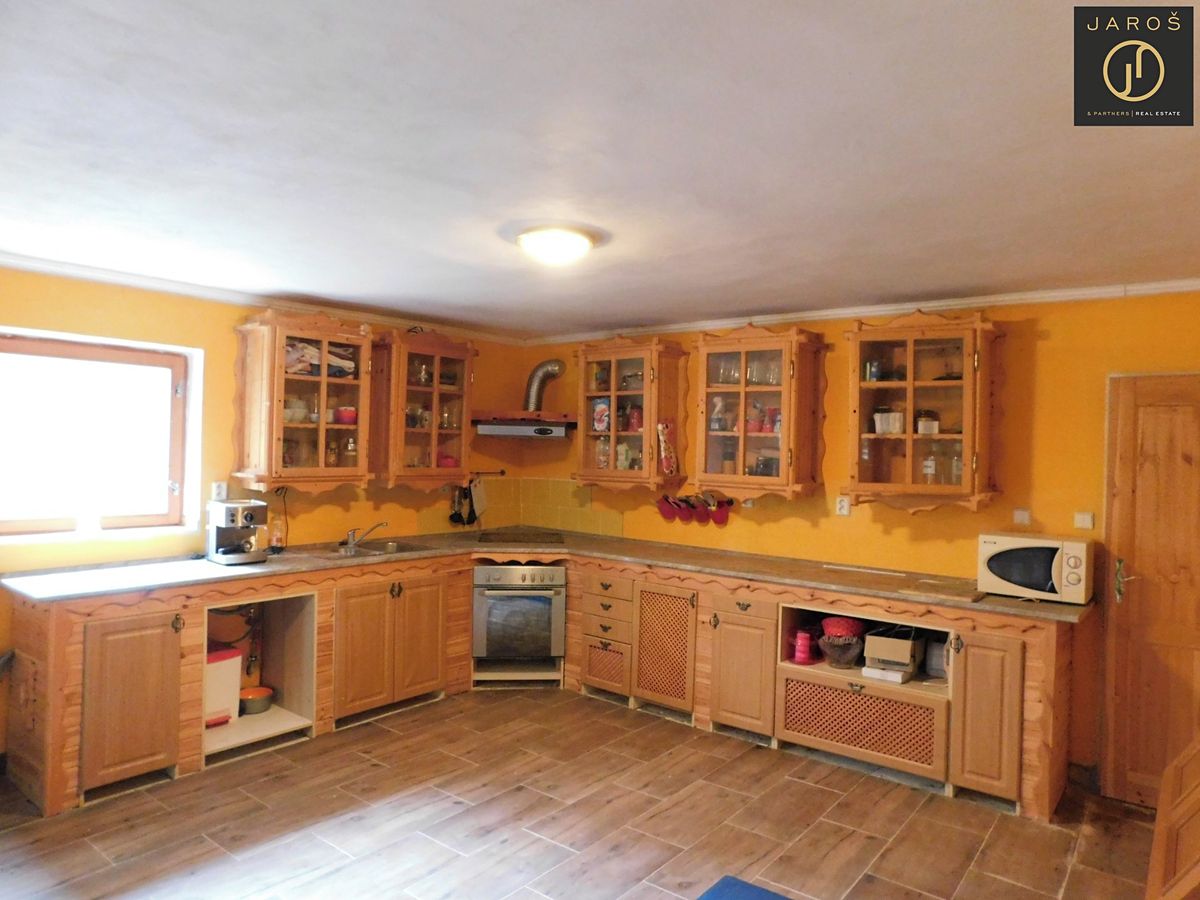 Prodej rodinného domu 1400 m², pozemek 21245 m² – fotografie 5
