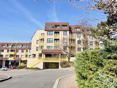 Pronájem garážového stání 15 m²
