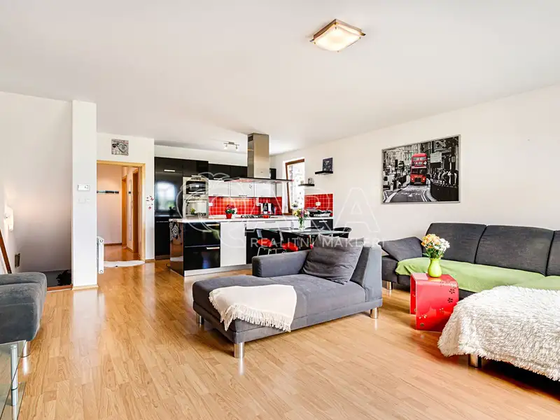 Prodej rodinného domu 174 m², pozemek 275 m², Zeleneč – náhled fotky 3