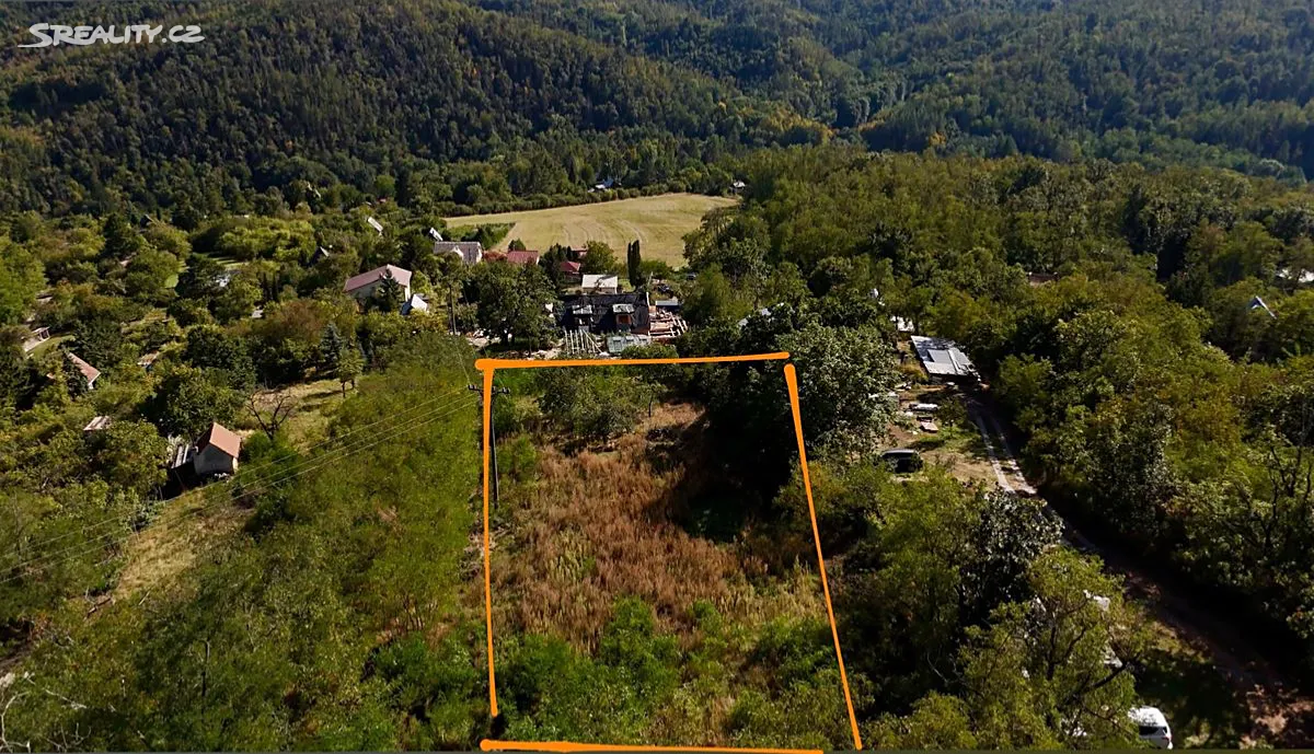 Prodej stavebního pozemku 2500 m², Nebovidy