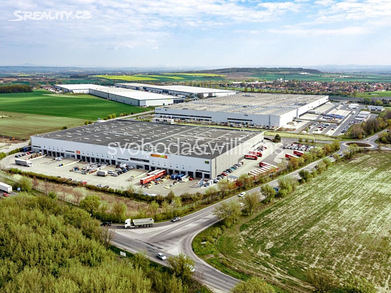 Pronájem skladového prostoru 9 792 m², okres Mělník