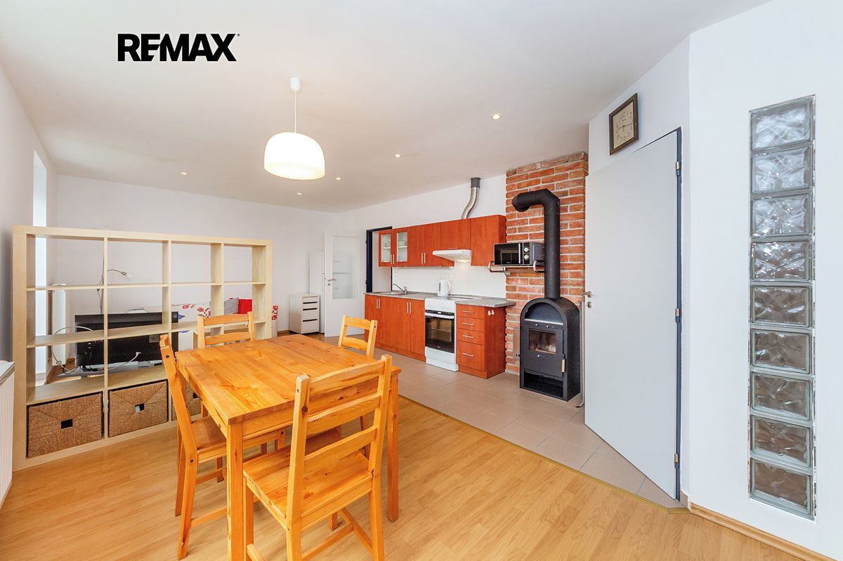 Pronájem bytu 2+kk 47 m² (Jednopodlažní)