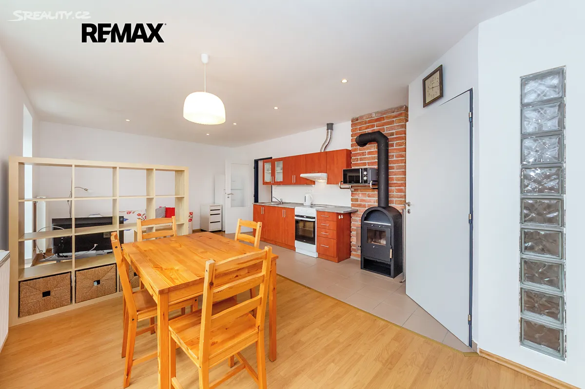 Pronájem bytu 2+kk 47 m², Praha
