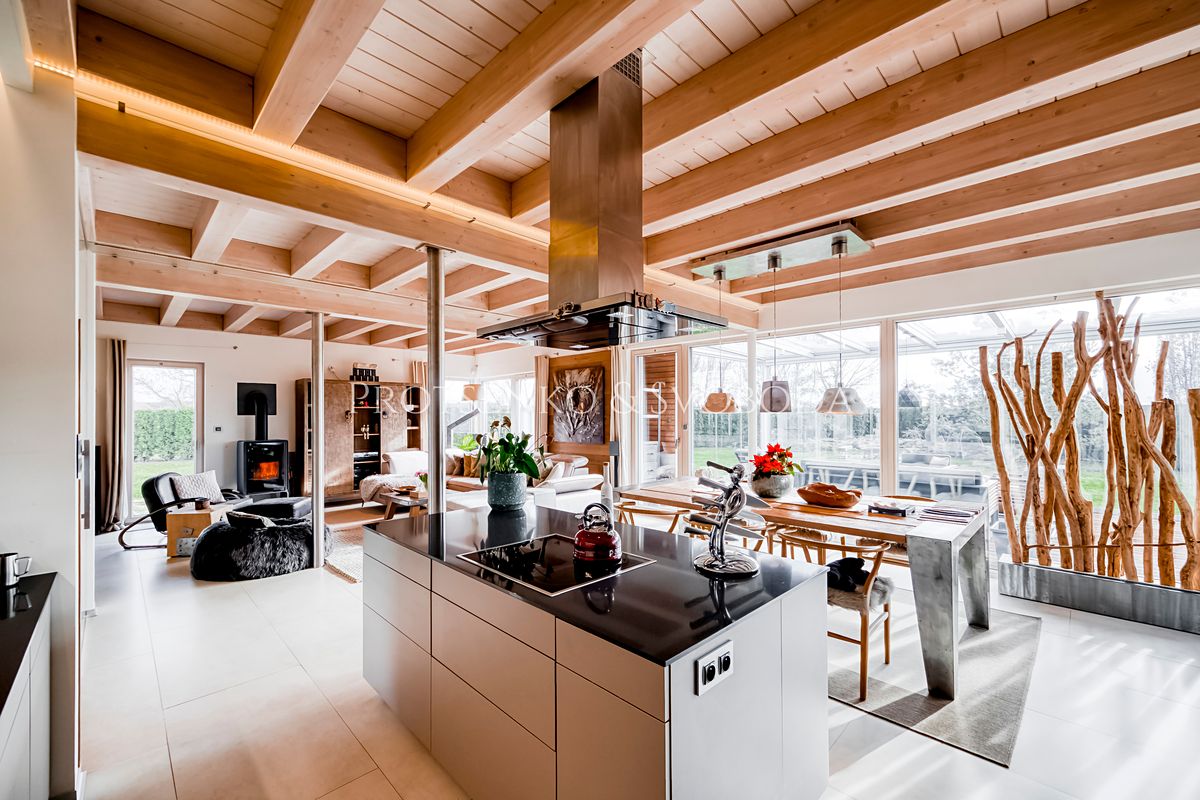 Prodej rodinného domu 206 m², pozemek 1297 m² – fotografie 4
