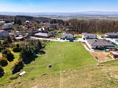 Prodej  stavebního pozemku 1 696 m²