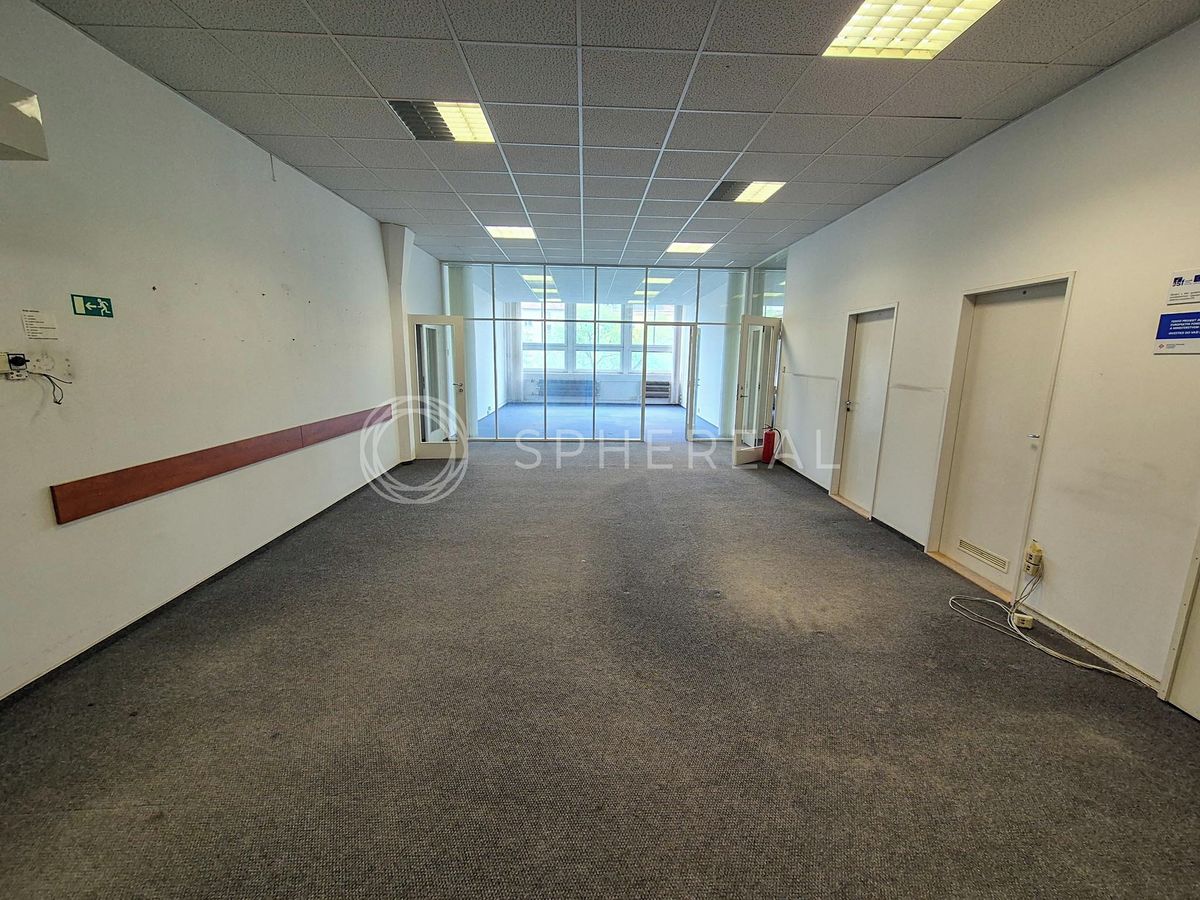 Pronájem kanceláře 285 m² – fotografie 3