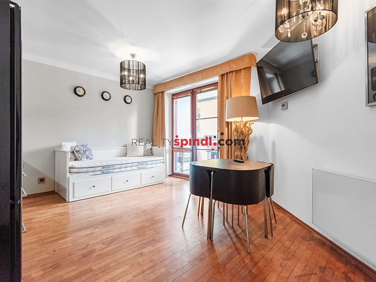 Prodej bytu 2+kk, 49 m² (2 z 17)