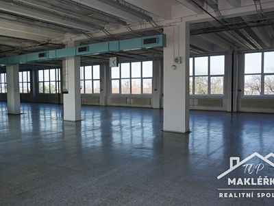 Pronájem skladového prostoru 1000 m²