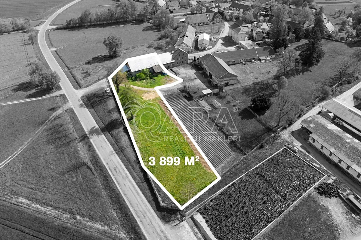 Prodej komerčního pozemku 3899 m²