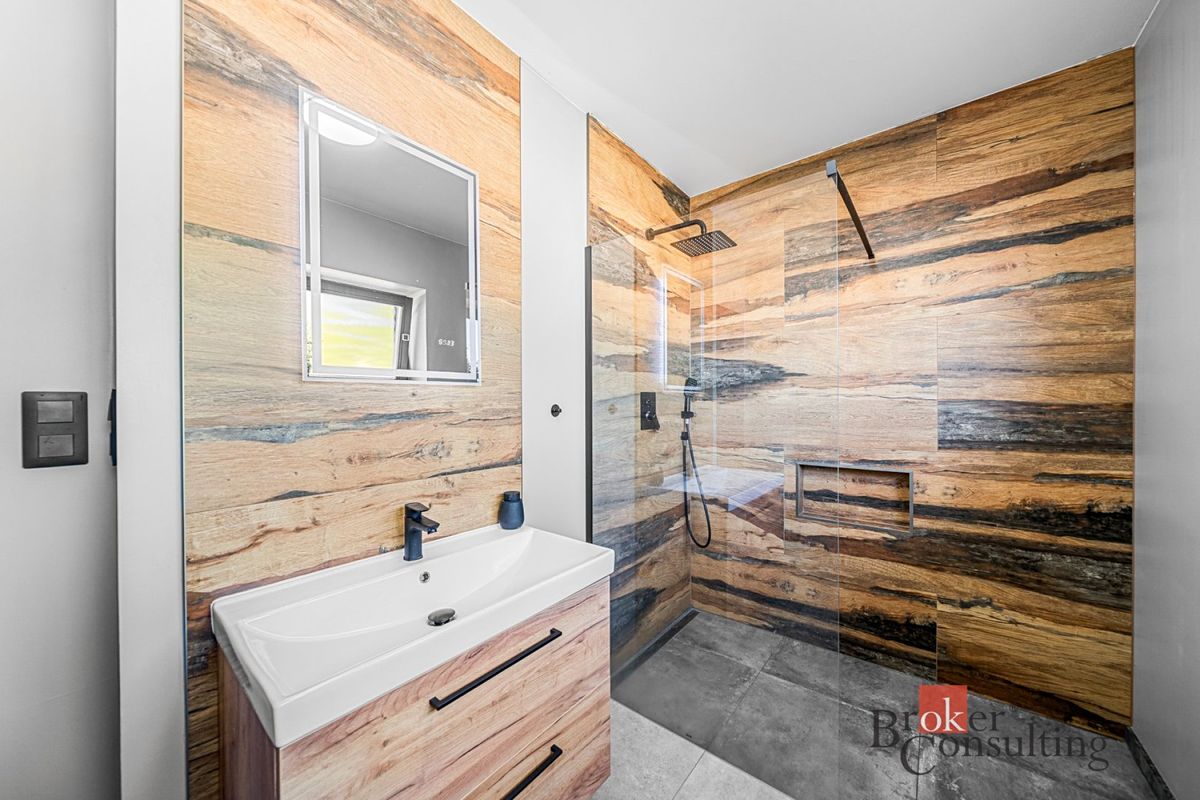 Prodej rodinného domu 137 m², pozemek 751 m² – fotografie 5