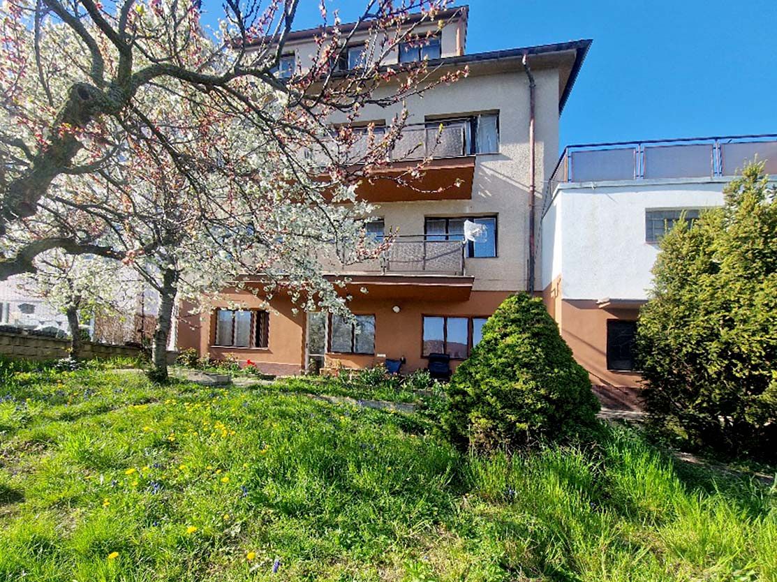 Prodej vícegeneračního domu 460 m², pozemek 578 m² – fotografie 2