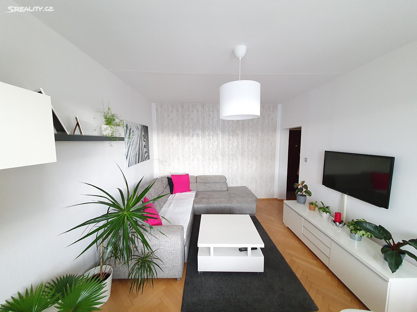 Pronájem bytu 2+1 52 m² – pohled 5