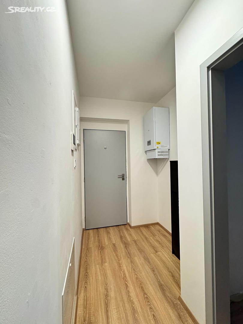 Pronájem bytu 2+kk 40 m² – pohled 6