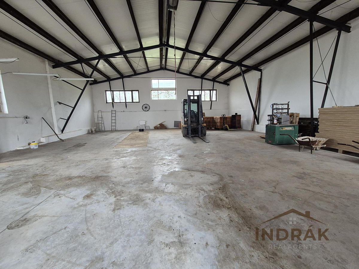 Pronájem výrobní haly, prostoru 178 m²