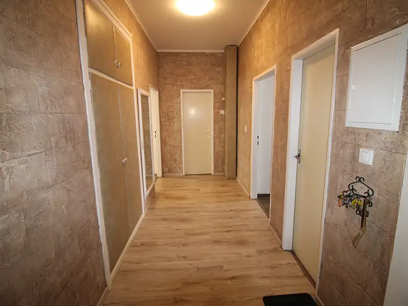 Prodej bytu 3+1 77 m², Karlovy Vary – náhled fotky 2