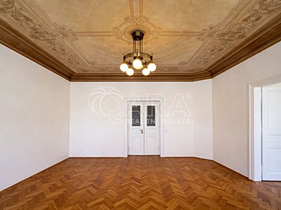 Pronájem bytu 4+1 151 m²