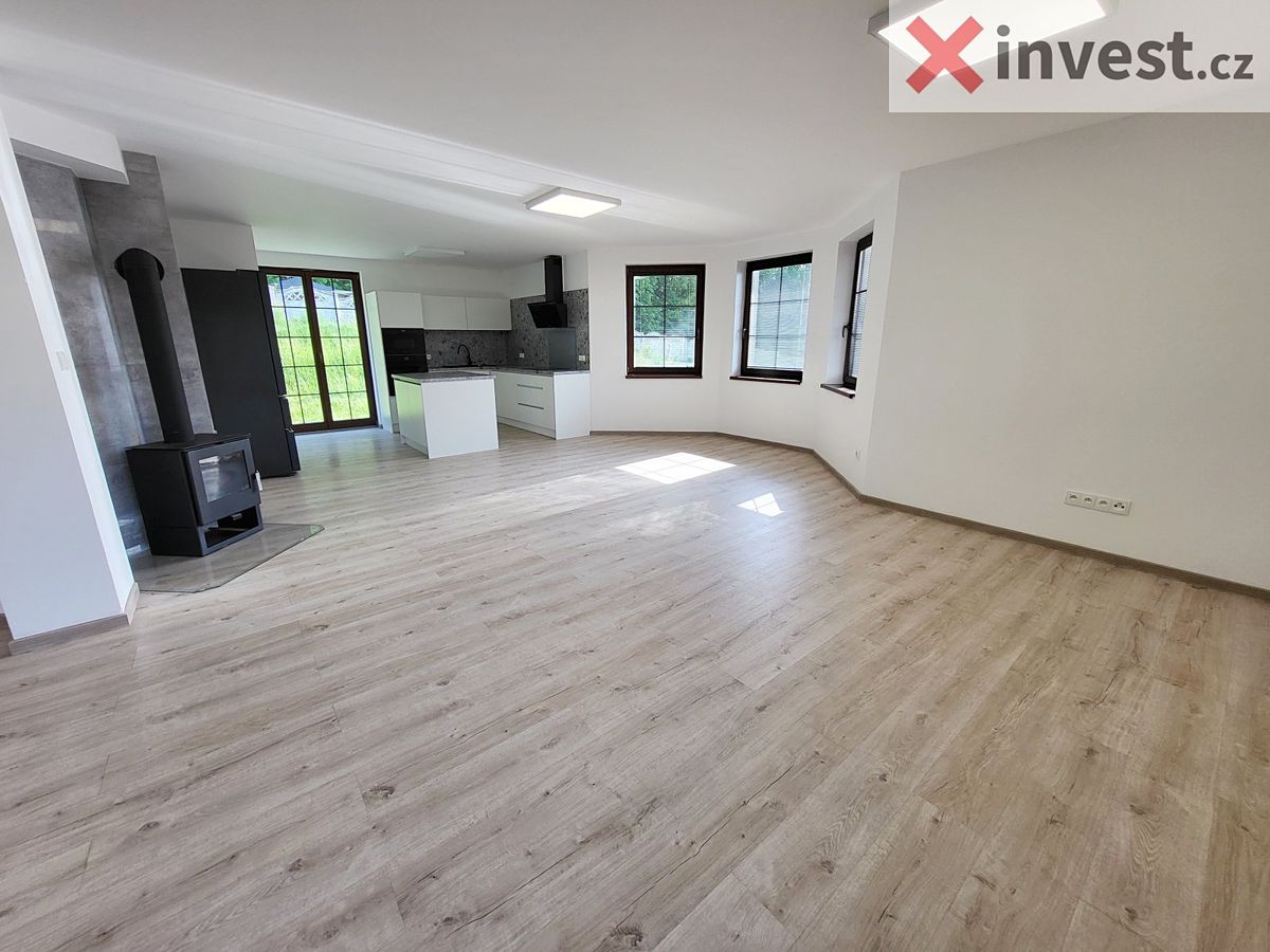 Prodej rodinného domu 135 m², pozemek 1138 m² – fotografie 4