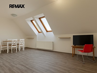 Pronájem bytu 2+1 45 m² (Podkrovní)