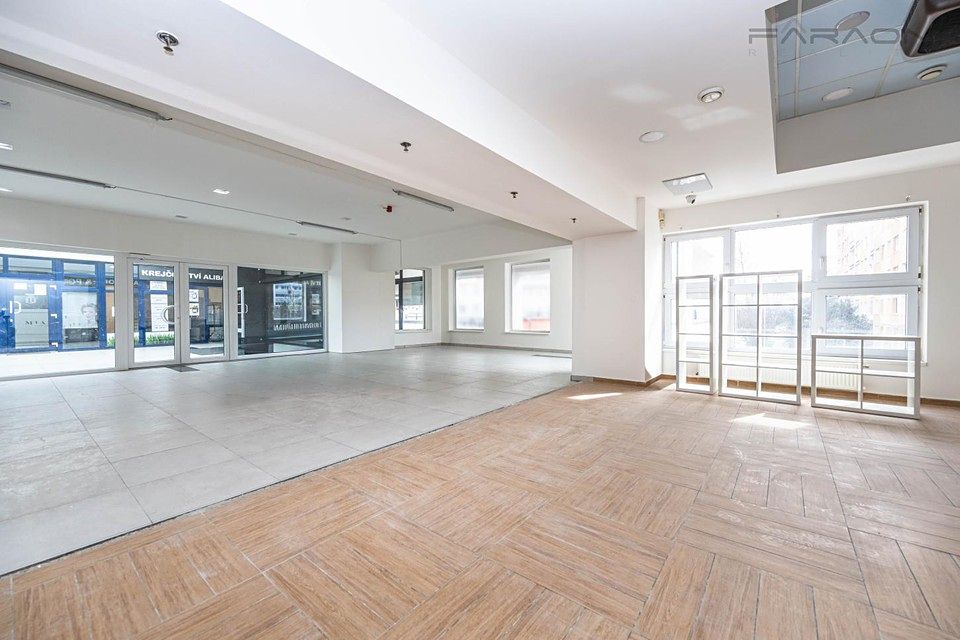 Pronájem obchodního prostoru 102 m² – fotografie 3