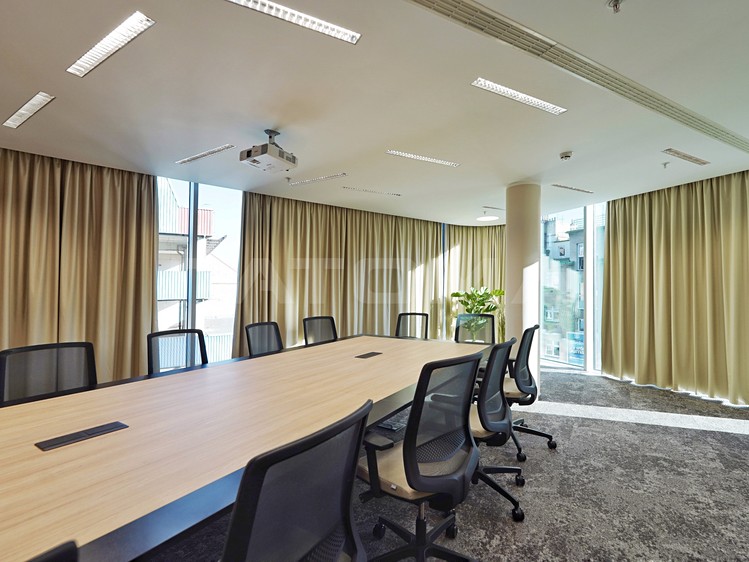 Комерційне приміщення в оренду, 152 м² (7 з 10)