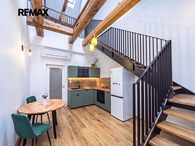 Pronájem bytu 2+kk 42 m² (Loft)
