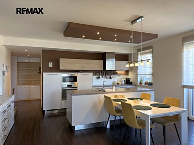 Pronájem bytu 3+kk 97 m² (Jednopodlažní)