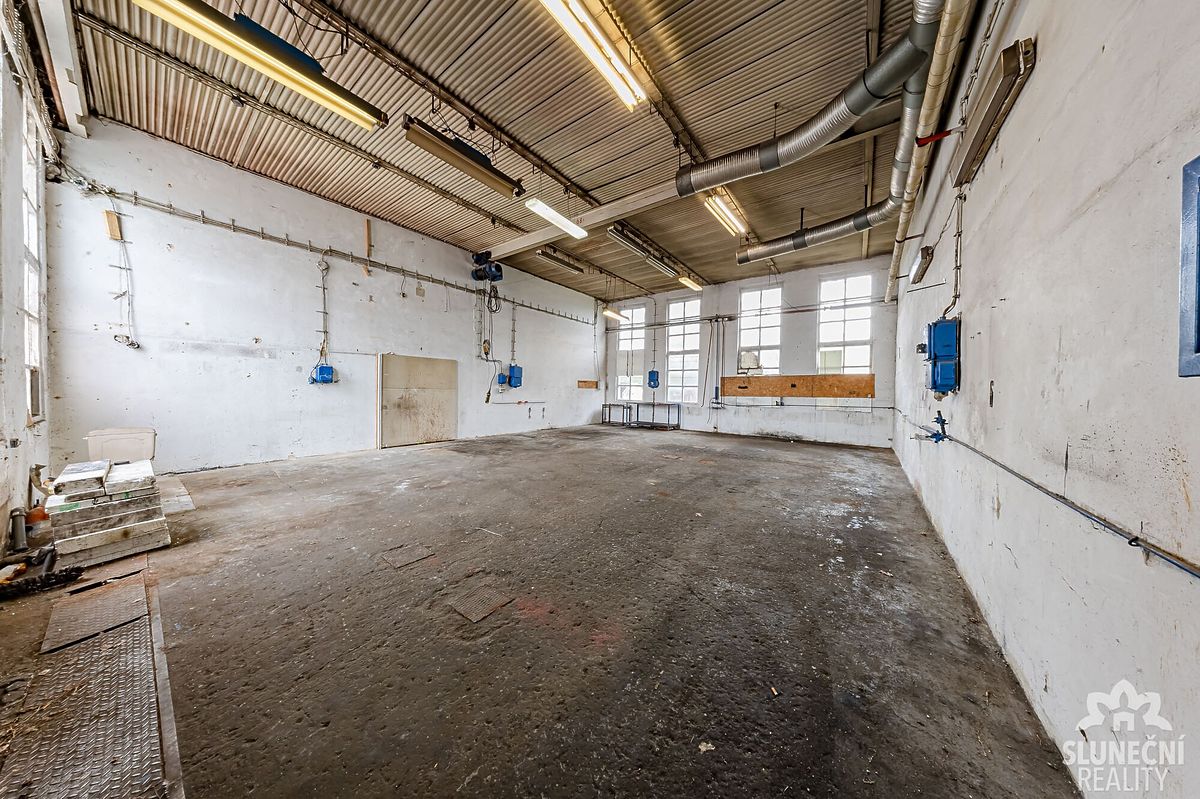 Pronájem komerční nemovitosti 105 m² – fotografie 2
