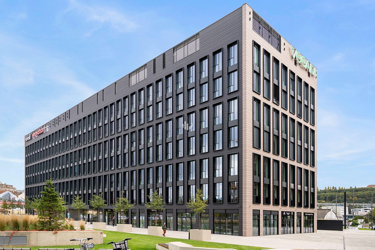 Pronájem kanceláře 565 m²