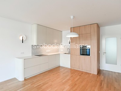 Pronájem bytu 3+kk 77 m²