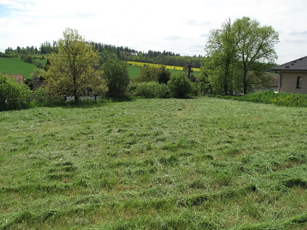 Prodej stavebního pozemku 1421 m²