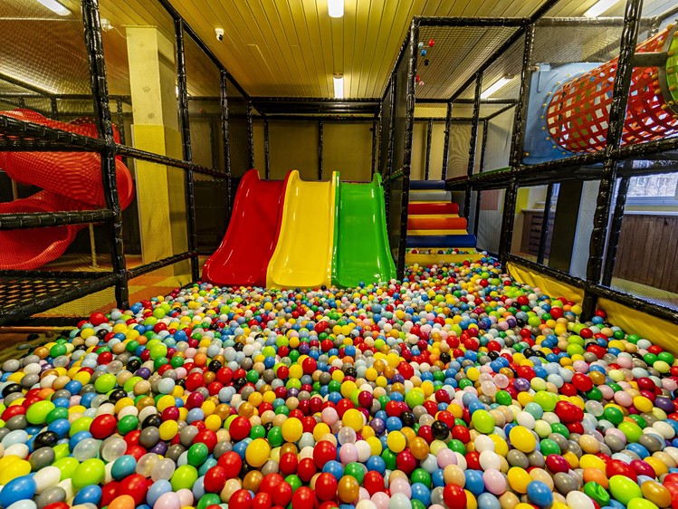 Gewerbefläche zum Kauf, 986 m² (1 von 23)