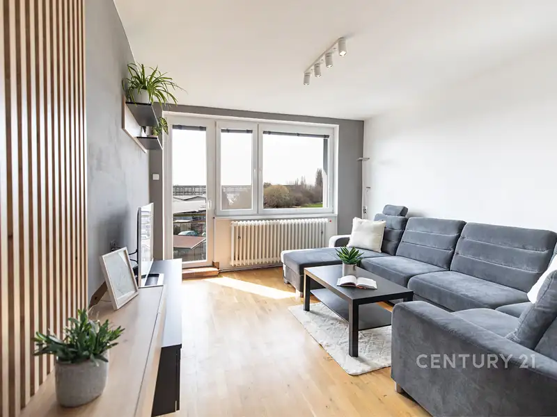 Prodej bytu 3+1 71 m², Bečváry – náhled fotky 1