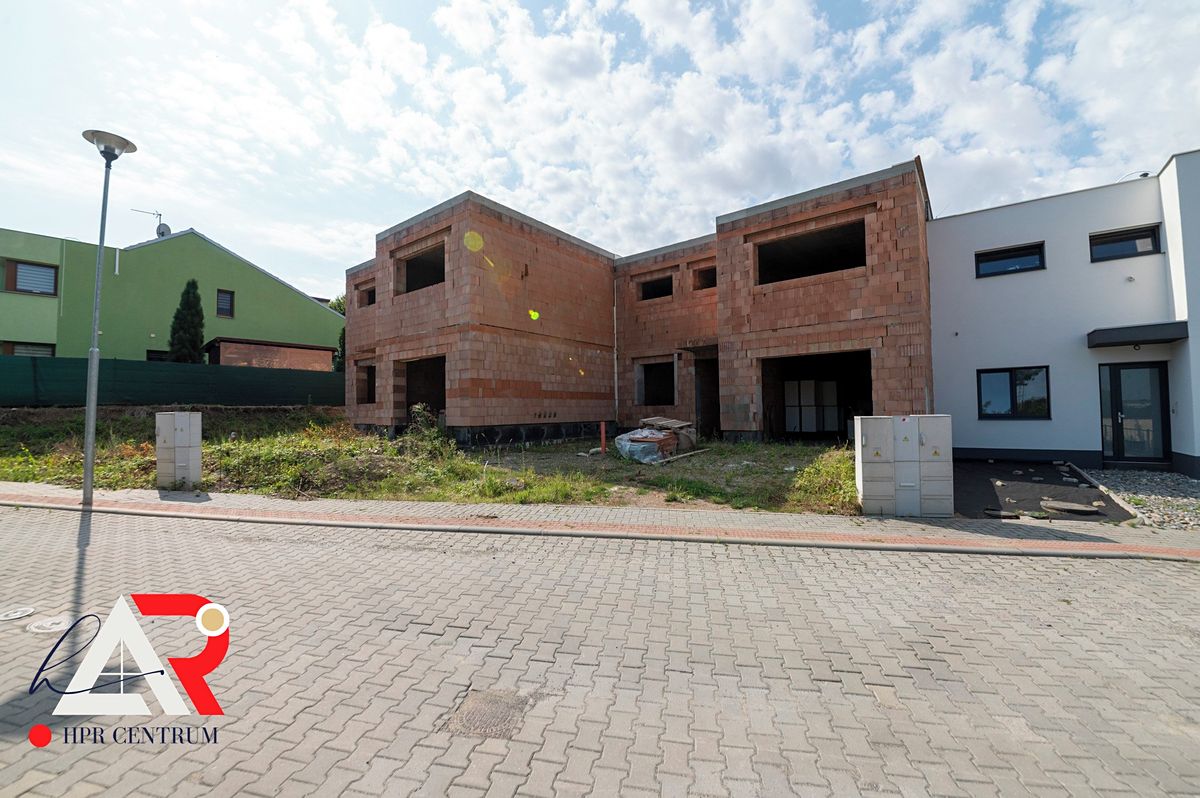 Prodej rodinného domu 155 m², pozemek 481 m² – fotografie 2
