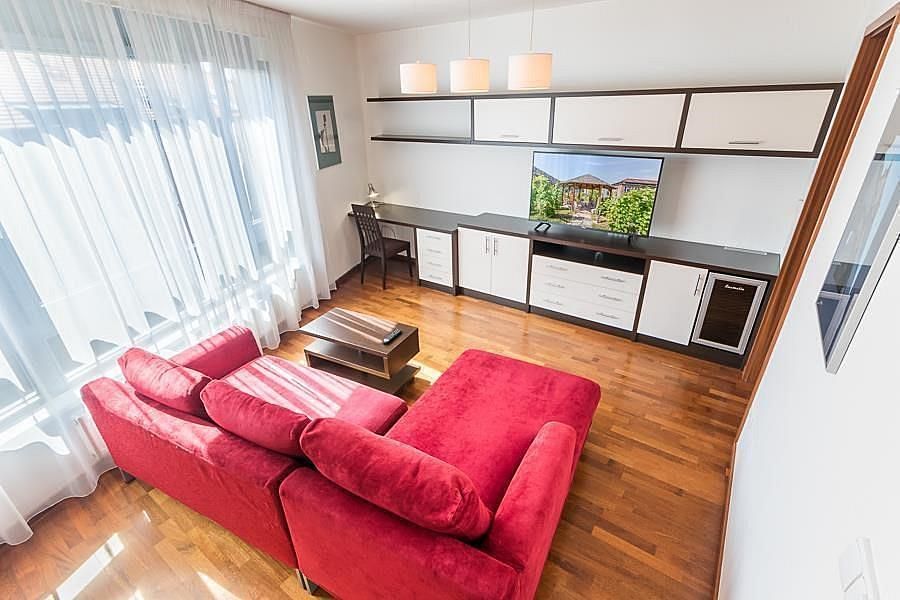 Pronájem bytu 2+kk 50 m² – fotografie 3