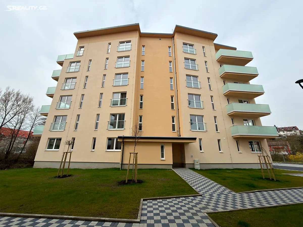 Pronájem bytu 1+kk 30 m², Karlovy Vary