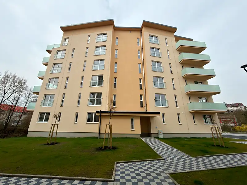 Pronájem bytu 1+kk 30 m², Karlovy Vary – náhled fotky 1