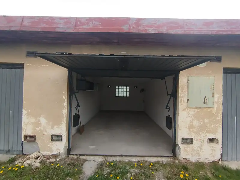 Pronájem garáže 22 m², Mikulovice – náhled fotky 1