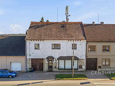 Karlovarská, Řevničov