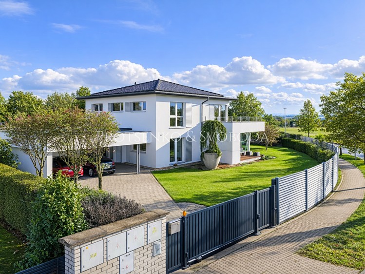 Haus zum Kauf, 206 m² (1 von 35)